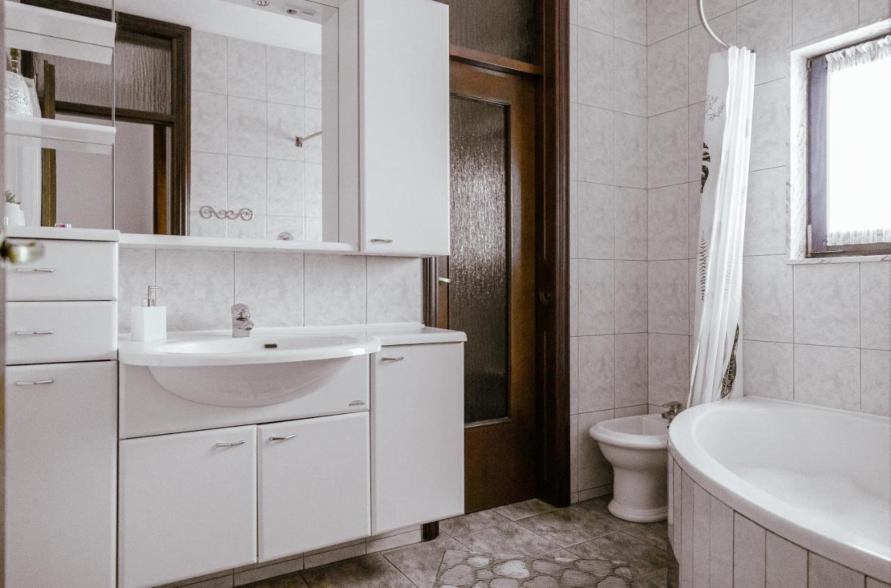 Apartamento Lika Story Josipdol Exterior foto