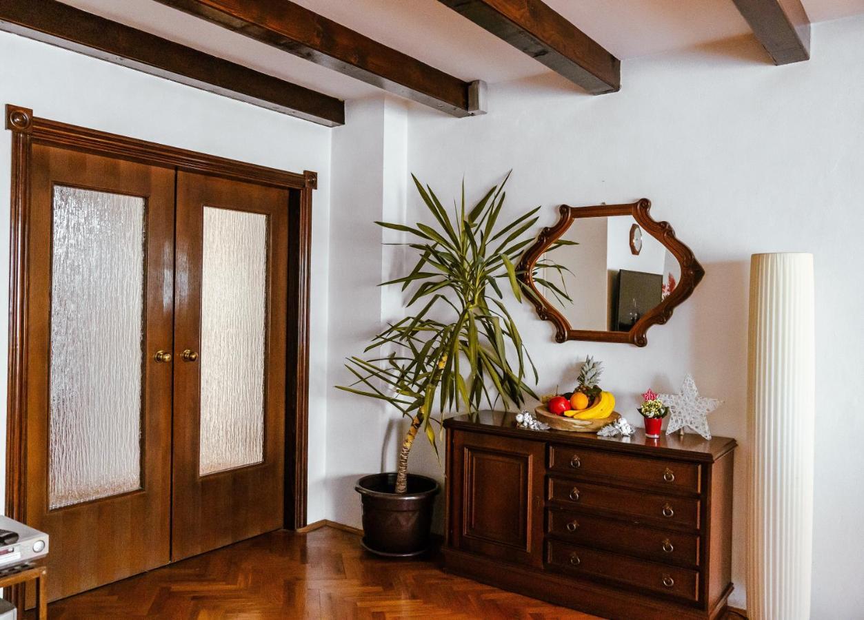 Apartamento Lika Story Josipdol Exterior foto