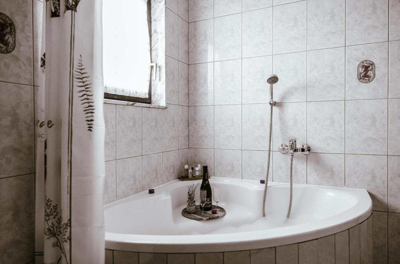 Apartamento Lika Story Josipdol Exterior foto
